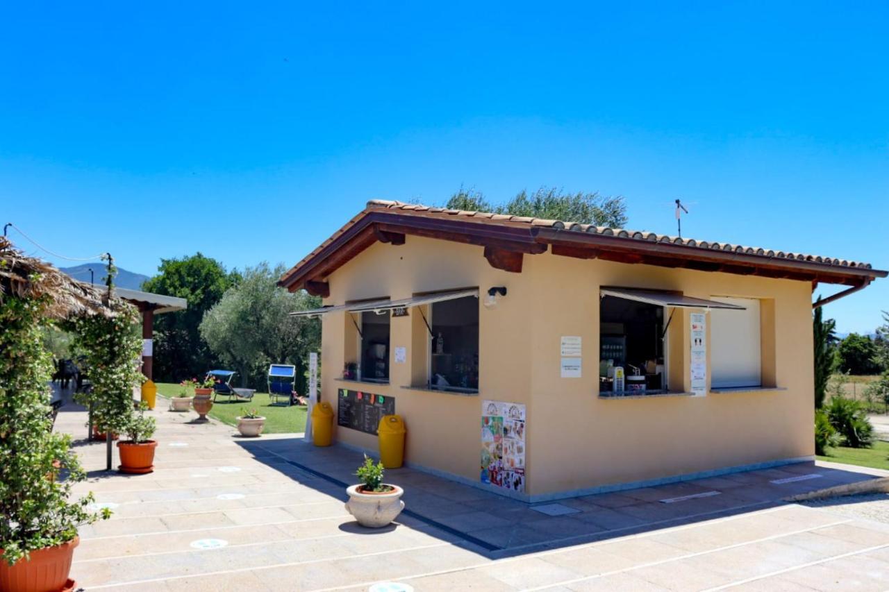 Agriturismo Il Casale Di Monica Rivotorto Ngoại thất bức ảnh