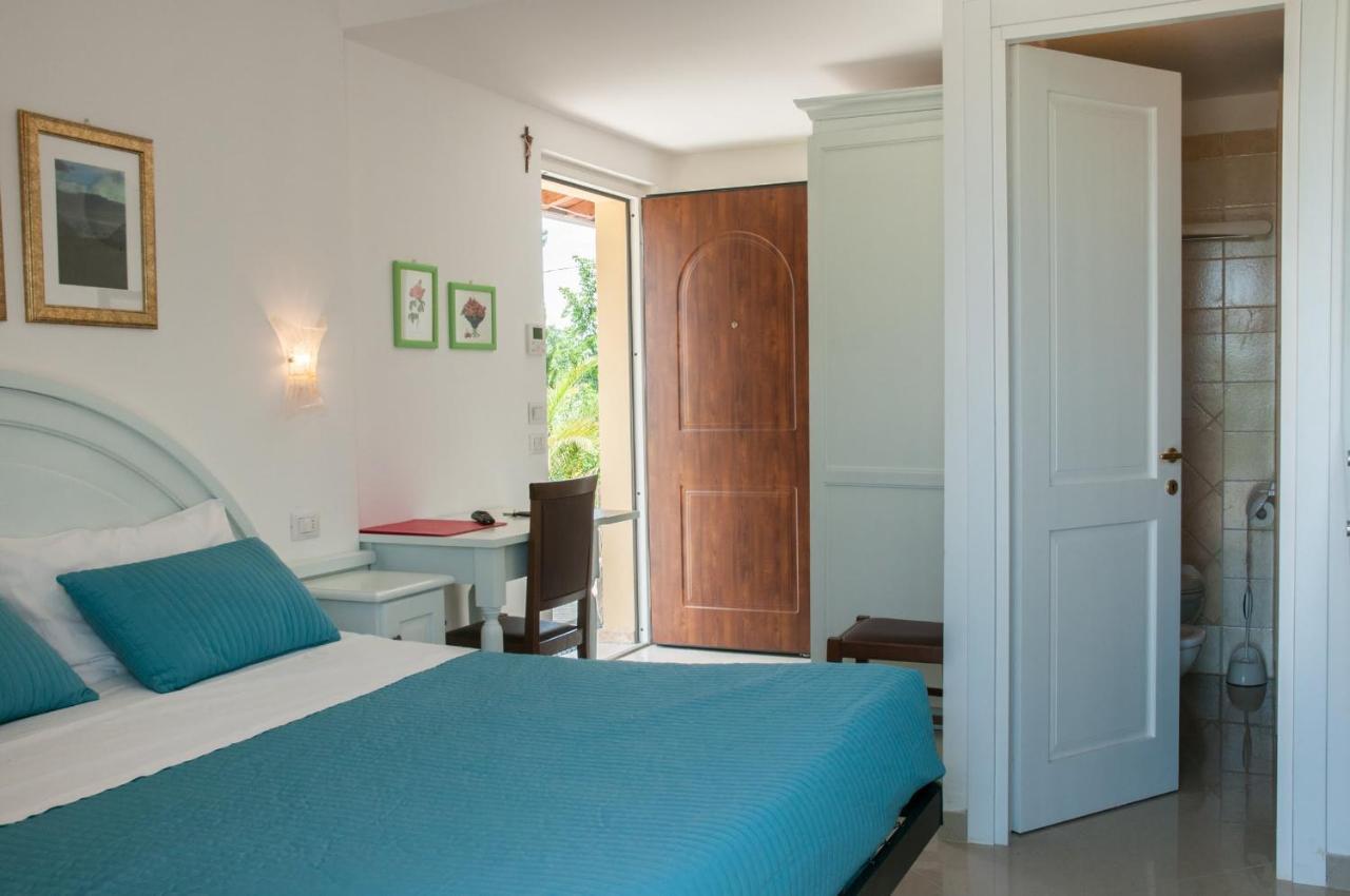 Agriturismo Il Casale Di Monica Rivotorto Ngoại thất bức ảnh