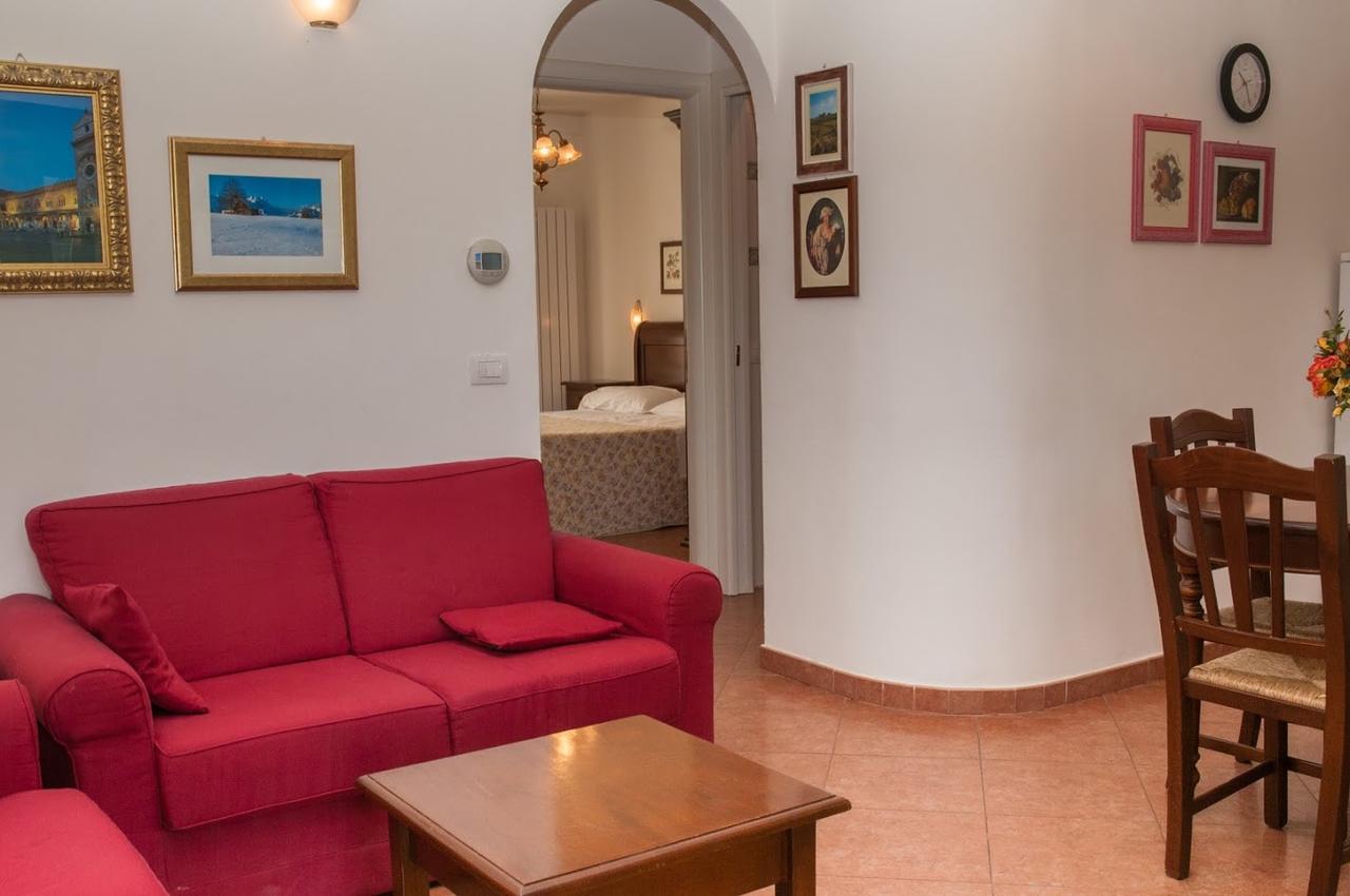Agriturismo Il Casale Di Monica Rivotorto Ngoại thất bức ảnh