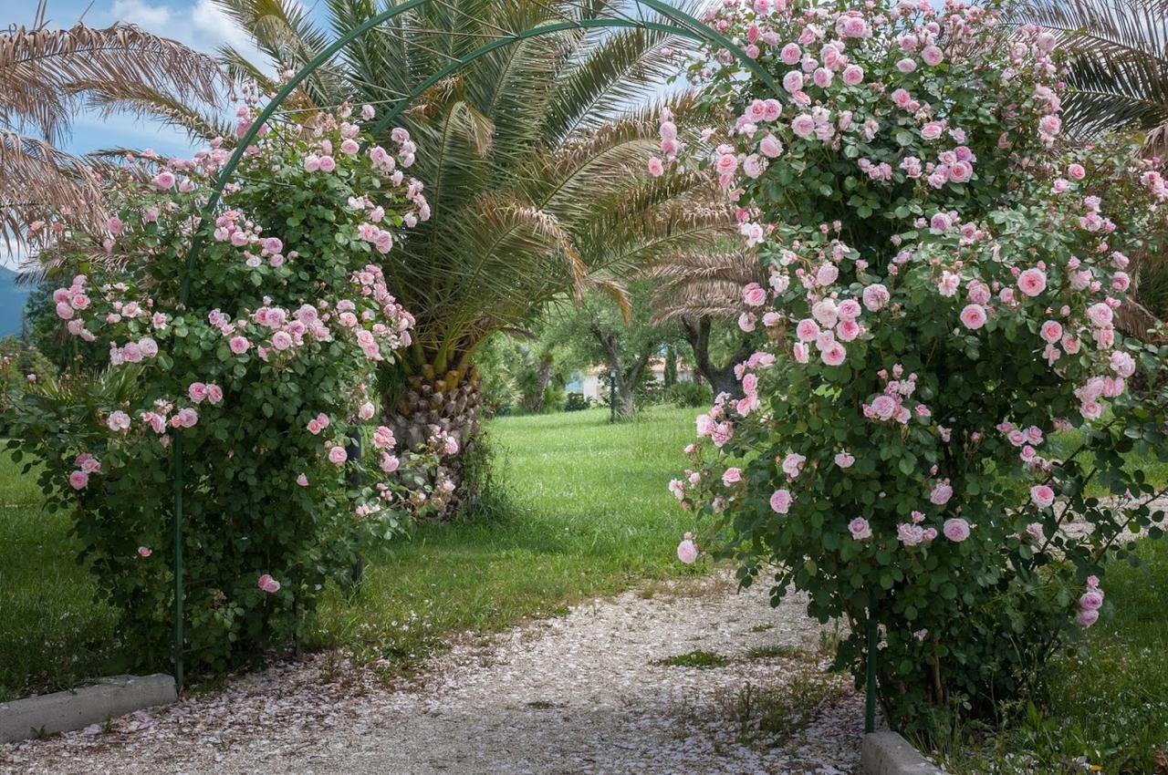 Agriturismo Il Casale Di Monica Rivotorto Ngoại thất bức ảnh
